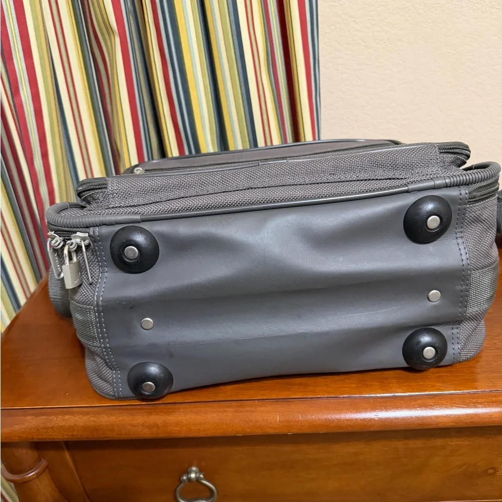 Delsey Carry On Luggage Nylon Gray Messenger Shoulder Bag 14”x11”x 7”